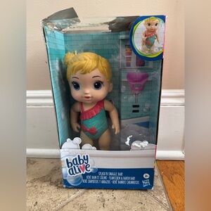 NWT Baby Alive Bath Time Doll with Blonde Hair and Teal Outfit Toddler Girl